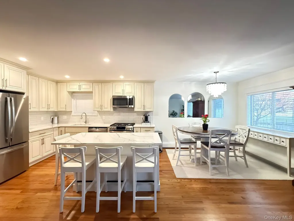 2123 Amory Court Ridgewood NY 11385