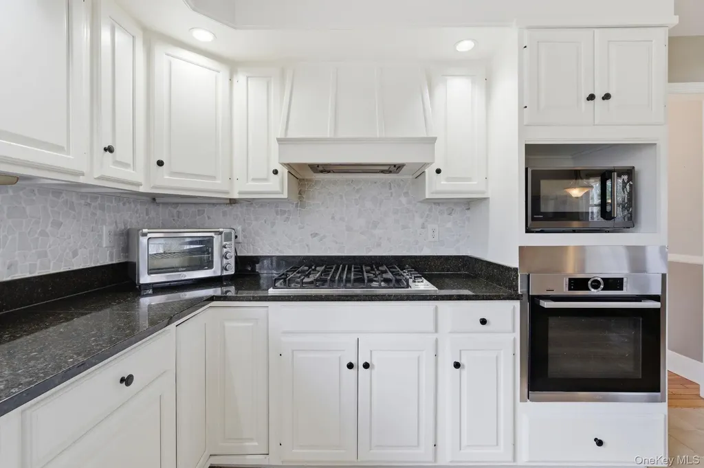 83 Onderdonk Road Warwick NY 10990