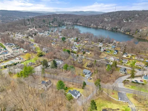 70 Oscawana Lake Road Putnam Valley NY 10579