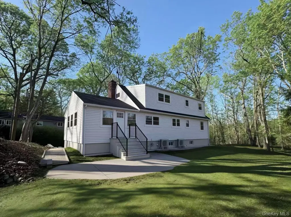 16 Sunset Drive Huntington NY 11743