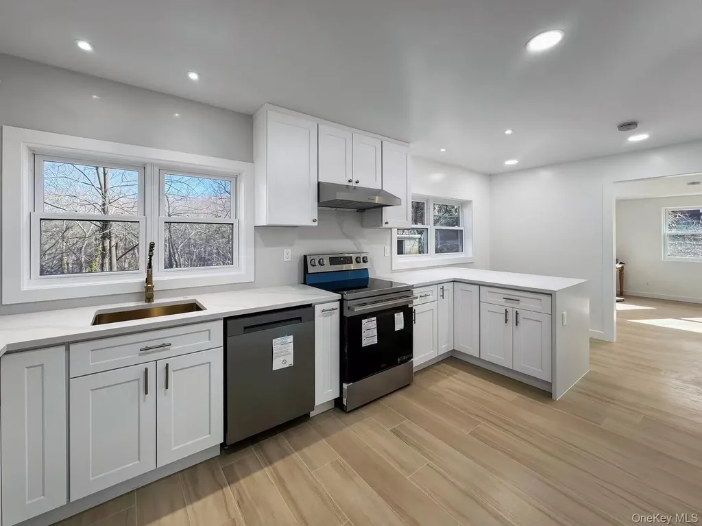 16 Sunset Drive Huntington NY 11743