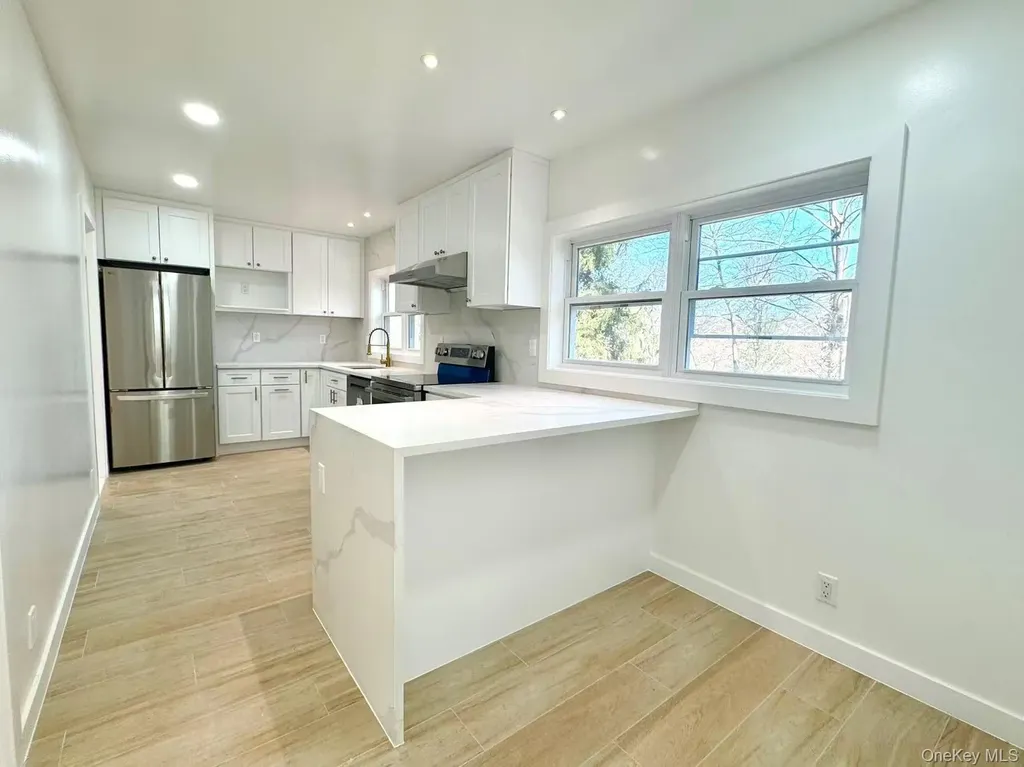 16 Sunset Drive Huntington NY 11743
