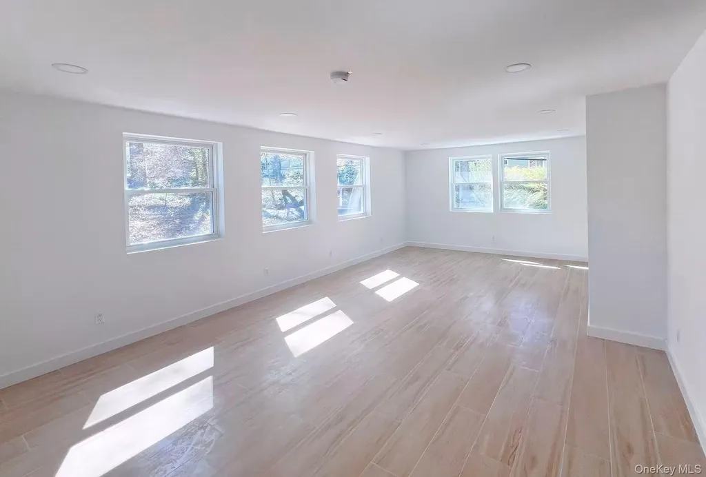 16 Sunset Drive Huntington NY 11743