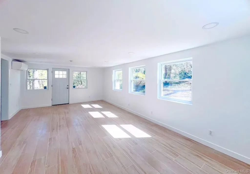 16 Sunset Drive Huntington NY 11743