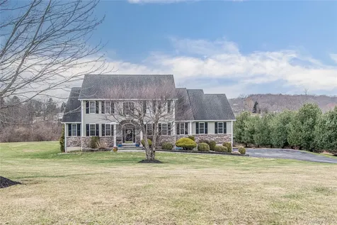 42 Reserve Way Lagrangeville NY 12540