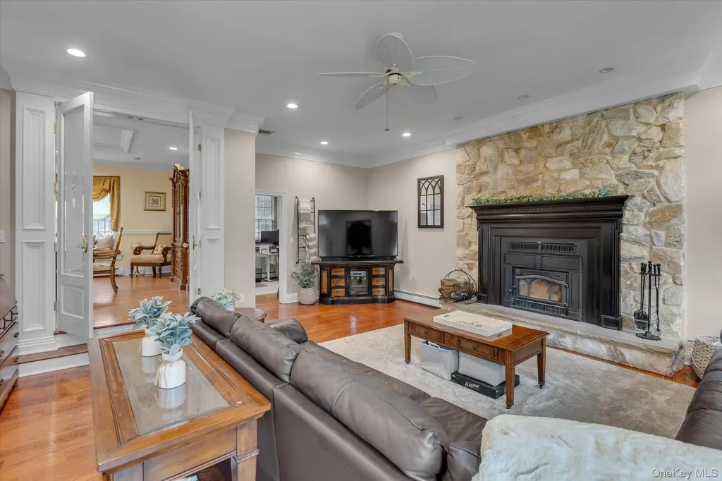 36 Fox Lane Dix Hills NY 11746