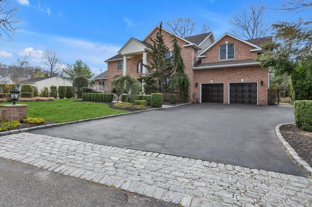 36 Fox Lane Dix Hills NY 11746