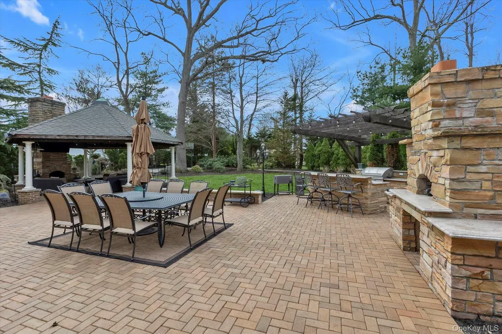 36 Fox Lane Dix Hills NY 11746