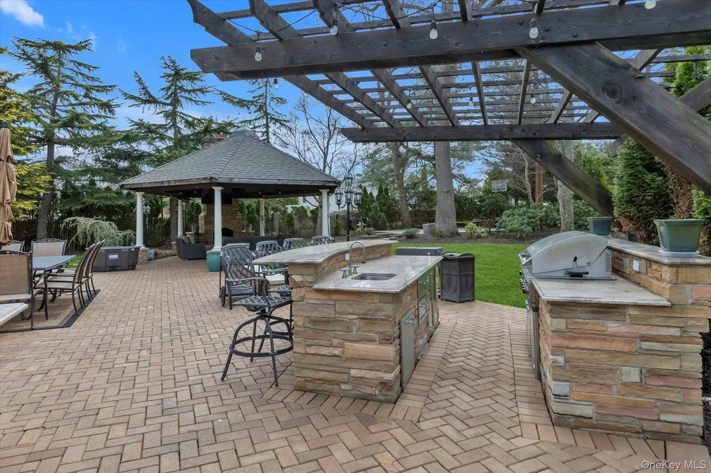 36 Fox Lane Dix Hills NY 11746