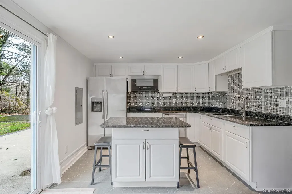 157 Serpentine Lane Islandia NY 11749