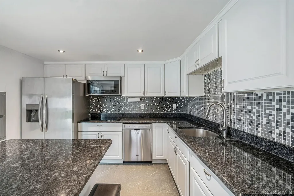 157 Serpentine Lane Islandia NY 11749
