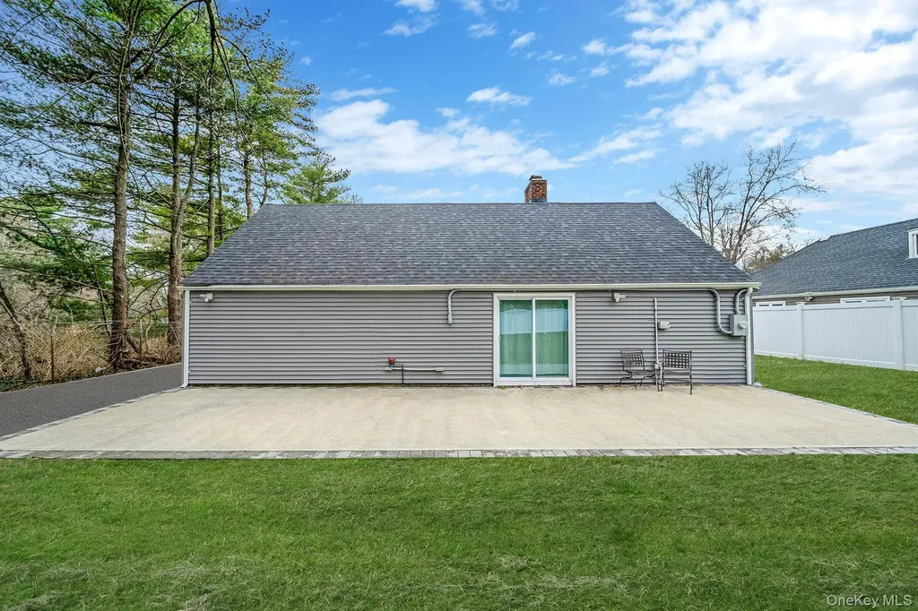 157 Serpentine Lane Islandia NY 11749