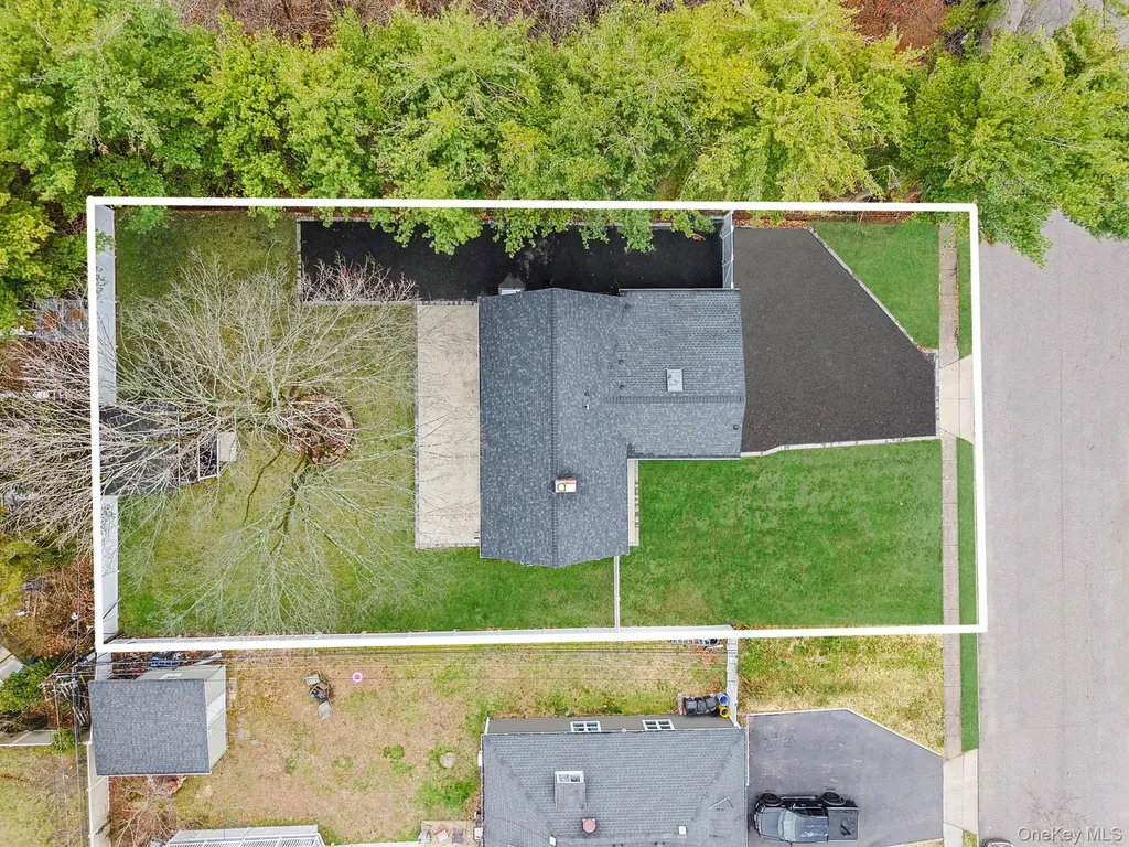 157 Serpentine Lane Islandia NY 11749