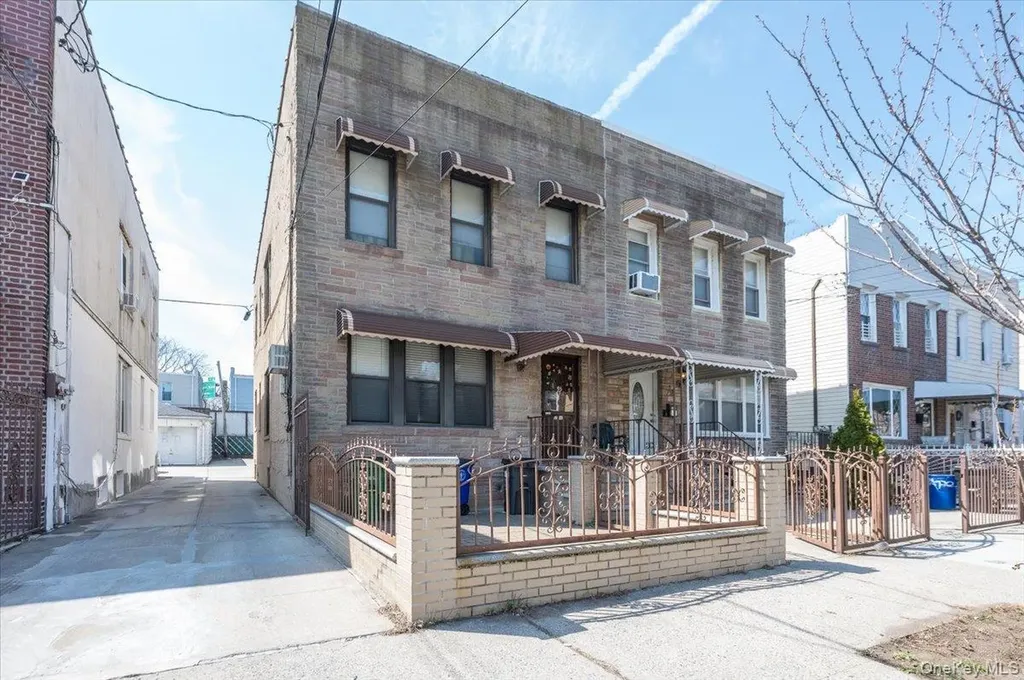 717 Calhoun Avenue Bronx NY 10465