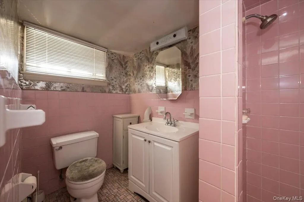 717 Calhoun Avenue Bronx NY 10465