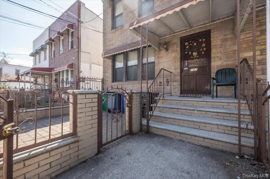717 Calhoun Avenue Bronx NY 10465