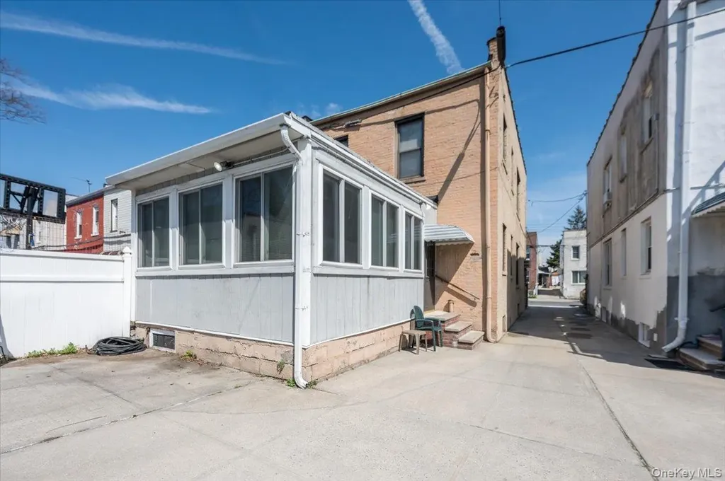 717 Calhoun Avenue Bronx NY 10465