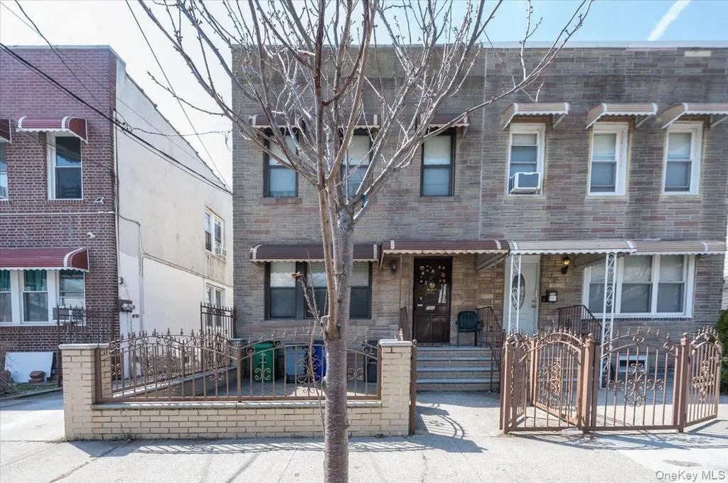 717 Calhoun Avenue Bronx NY 10465