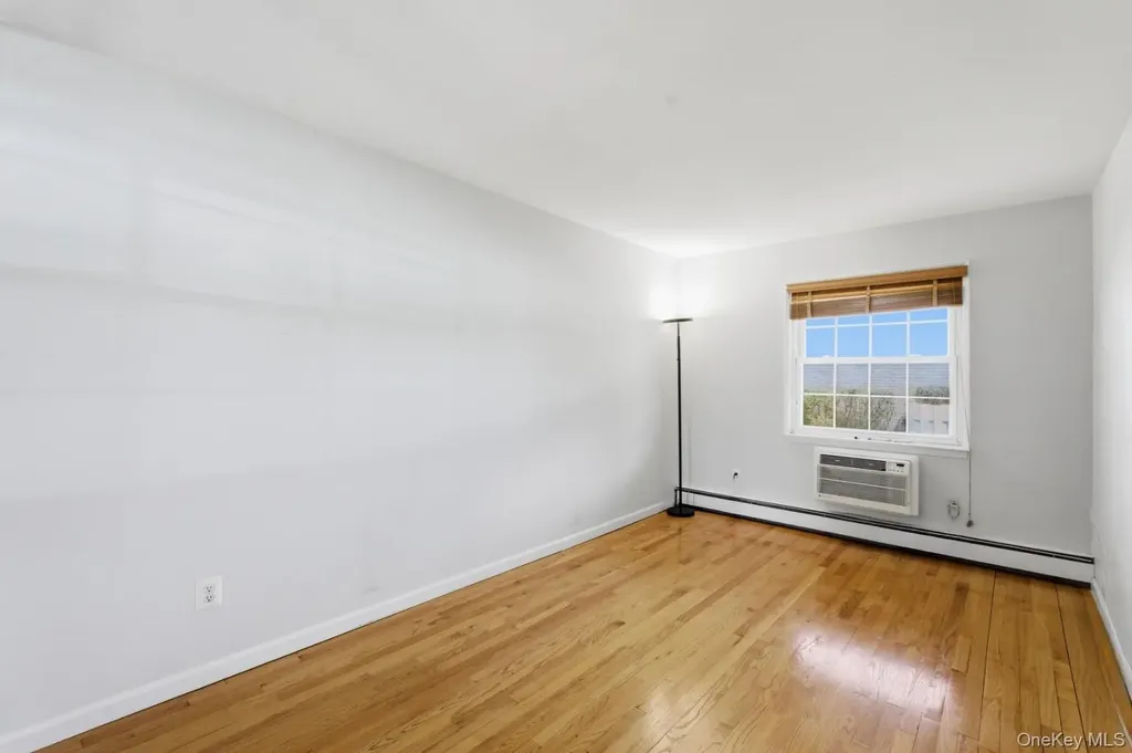 20617 Lori Drive Bayside NY 11360