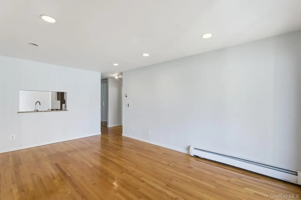 20617 Lori Drive Bayside NY 11360