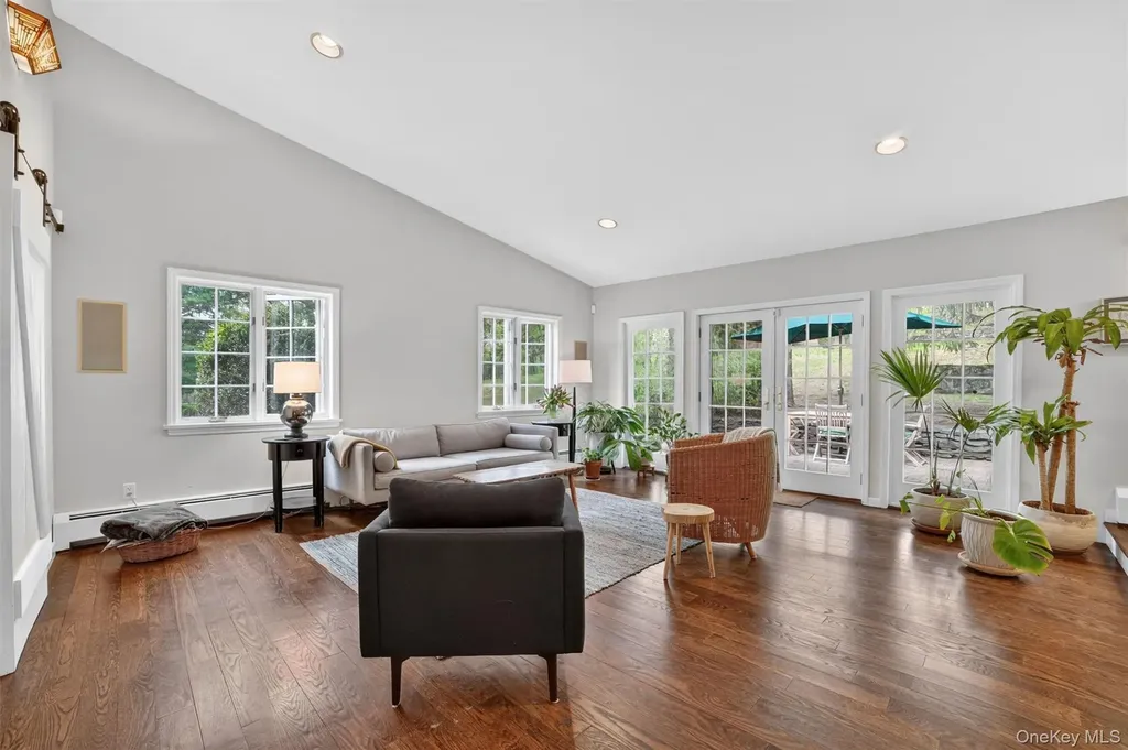 9 Sloehidden Road Briarcliff Manor NY 10510