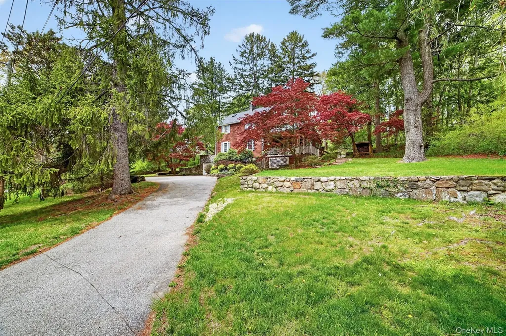 9 Sloehidden Road Briarcliff Manor NY 10510