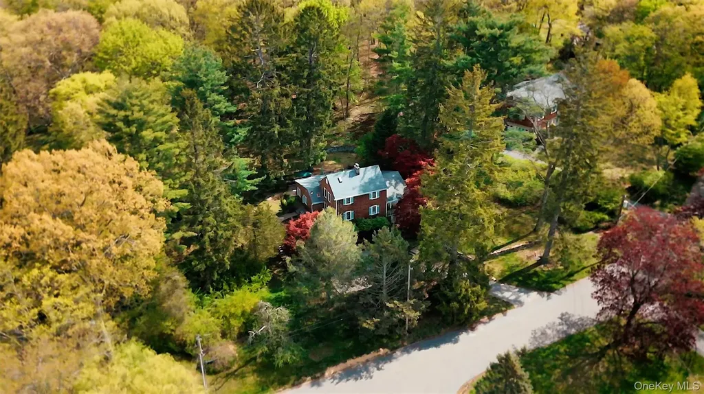 9 Sloehidden Road Briarcliff Manor NY 10510