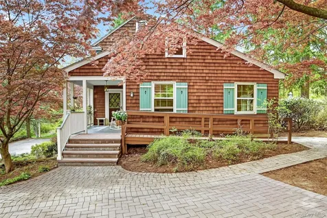 9 Sloehidden Road Briarcliff Manor NY 10510