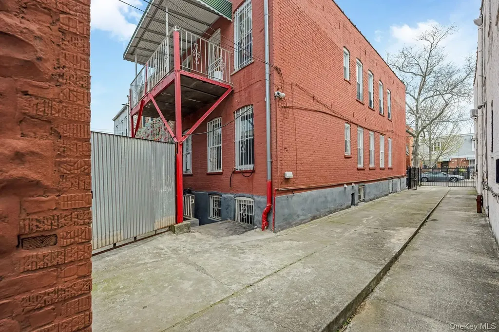 548 Sheffield Avenue Brooklyn NY 11207