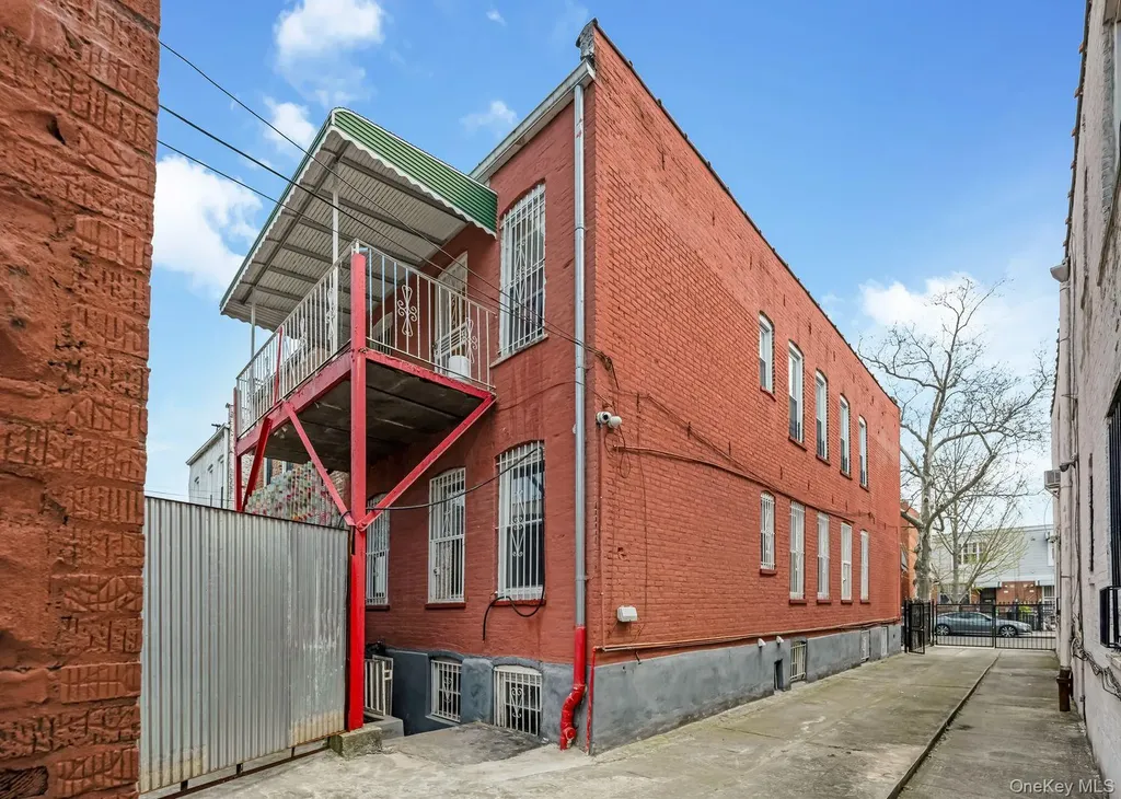 548 Sheffield Avenue Brooklyn NY 11207