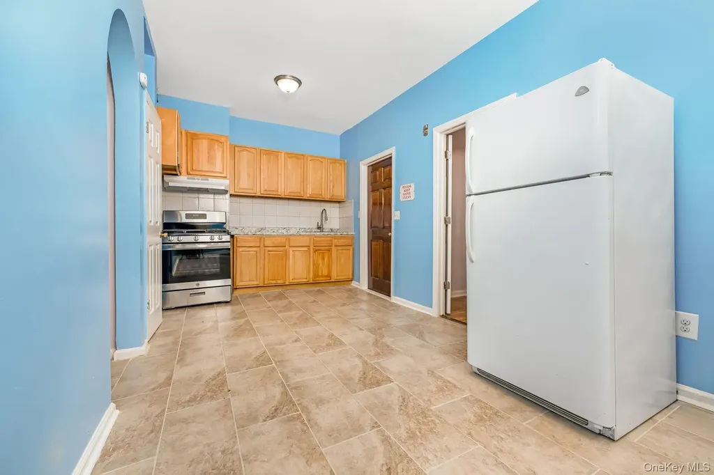548 Sheffield Avenue Brooklyn NY 11207