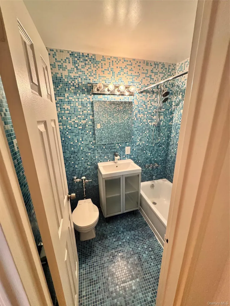 14050 Burden Crescent Briarwood NY 11435