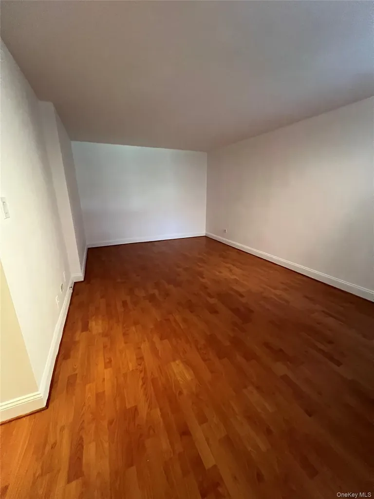 14050 Burden Crescent Briarwood NY 11435