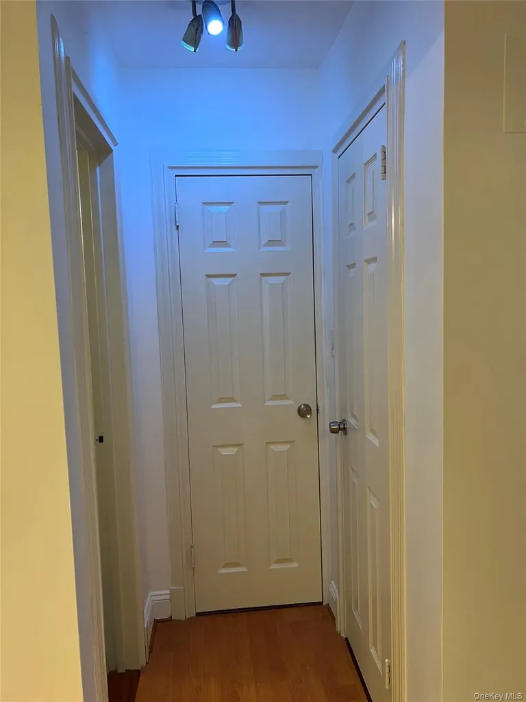 14050 Burden Crescent Briarwood NY 11435