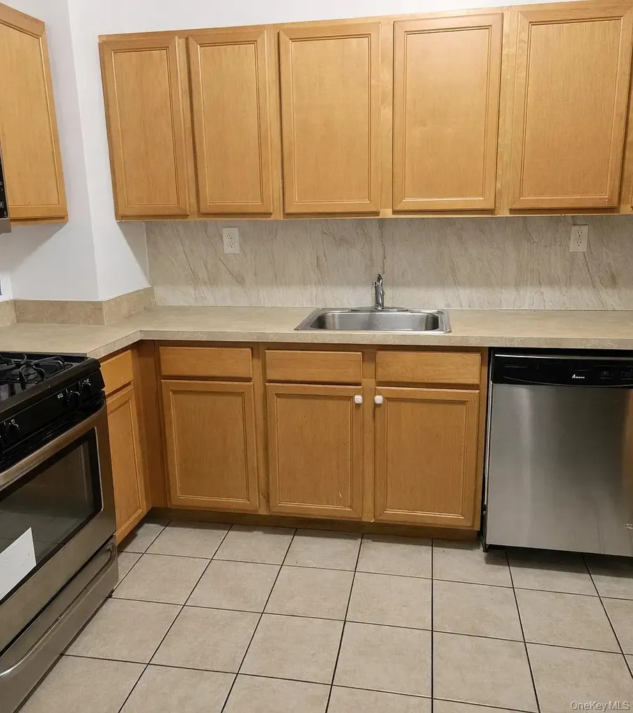 3544 Ely Avenue Bronx NY 10466