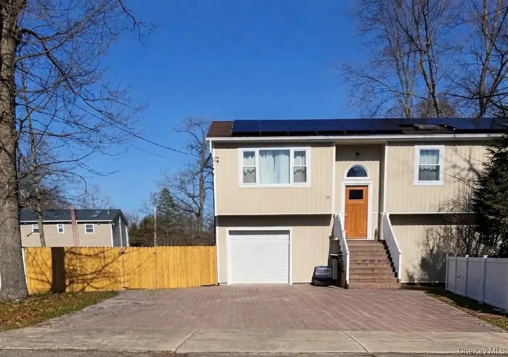 31 Perry Lane Wheatley Heights NY 11798