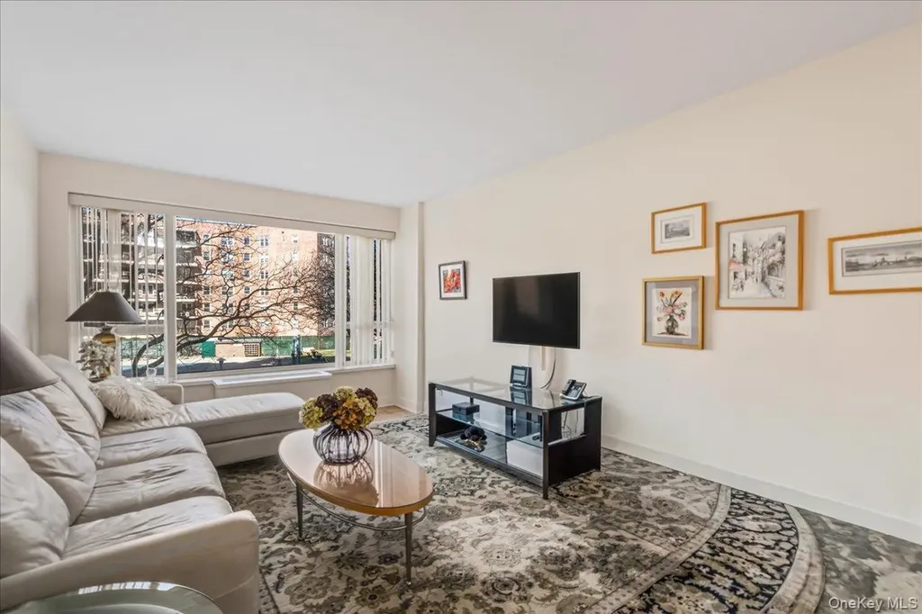 16625 Powells Cove Boulevard Beechhurst NY 11357