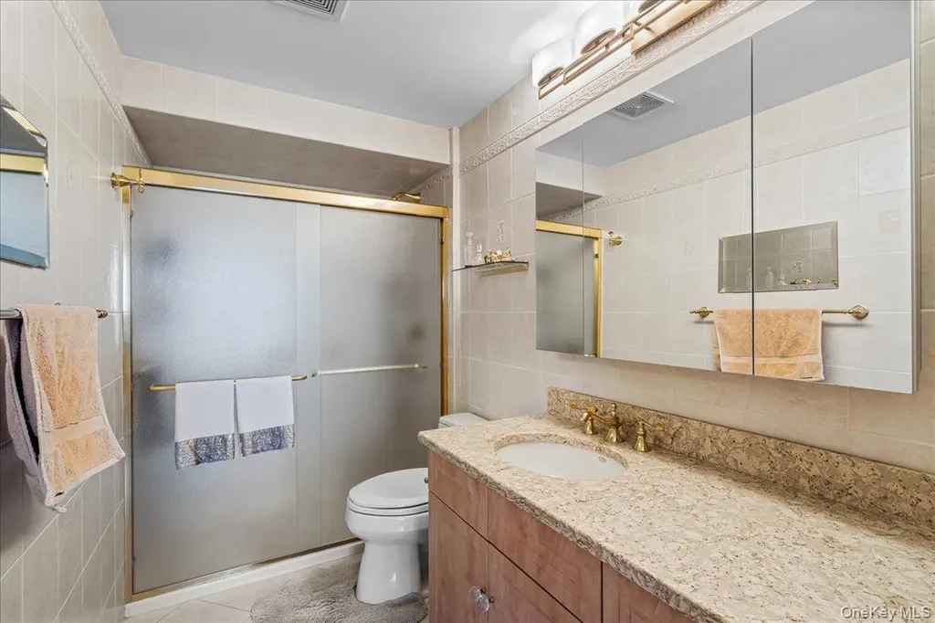 16625 Powells Cove Boulevard Beechhurst NY 11357