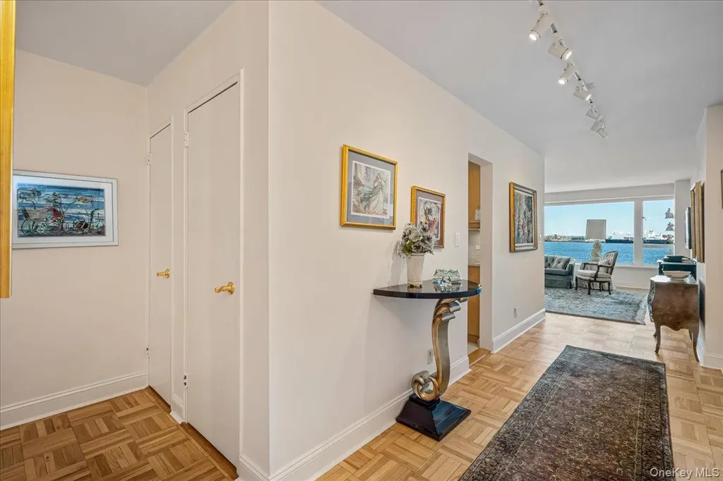 16625 Powells Cove Boulevard Beechhurst NY 11357