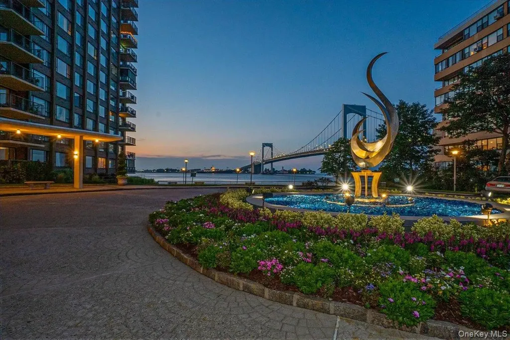 16625 Powells Cove Boulevard Beechhurst NY 11357