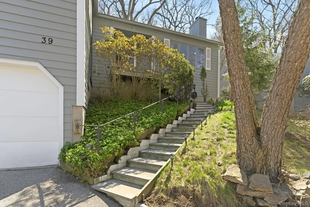 39 Park Road Goldens Bridge NY 10526