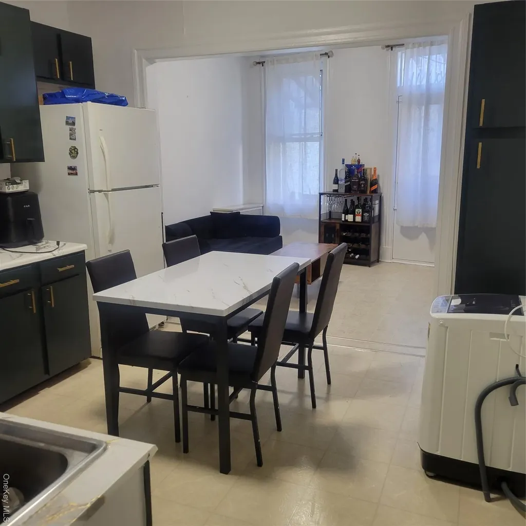 6629 Myrtle Avenue Glendale NY 11385