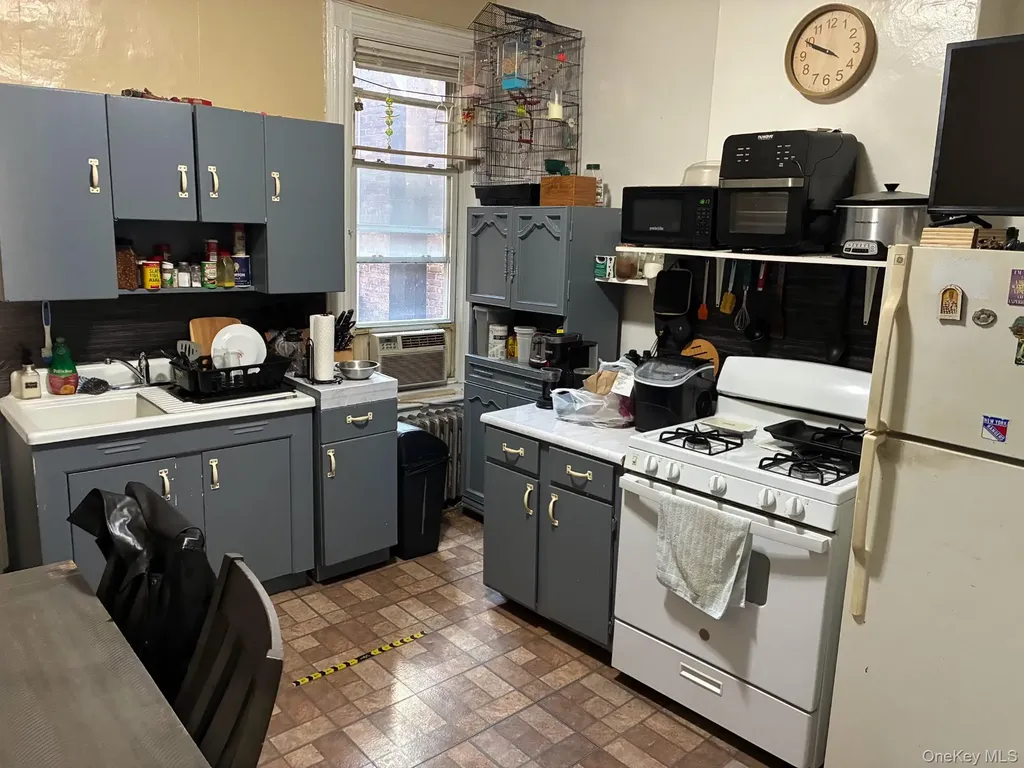 6629 Myrtle Avenue Glendale NY 11385