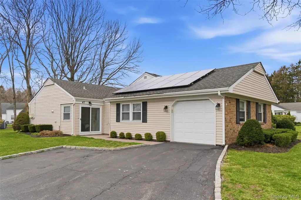 47 Forge Lane Coram NY 11727