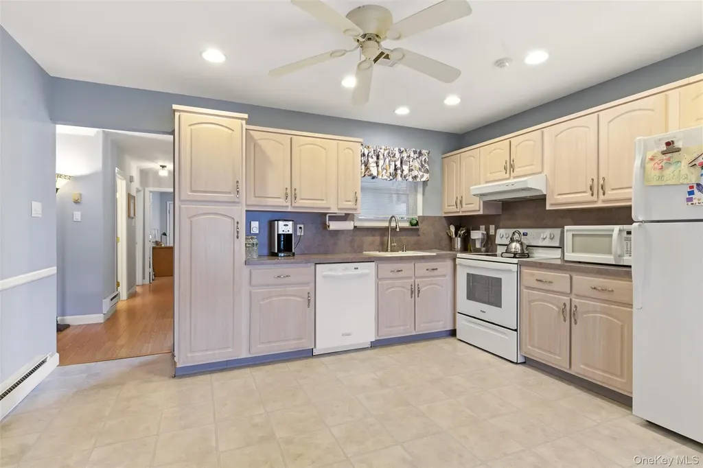 47 Forge Lane Coram NY 11727