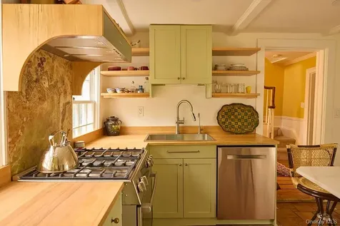 521 Barrett Hill Road Mahopac NY 10541