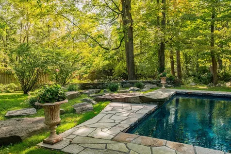 521 Barrett Hill Road Mahopac NY 10541