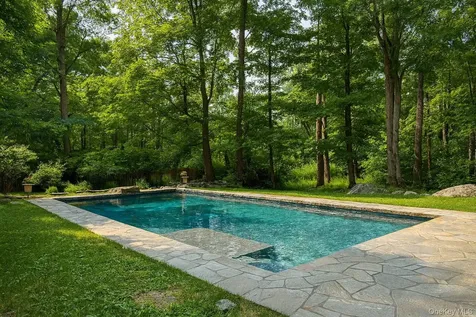 521 Barrett Hill Road Mahopac NY 10541