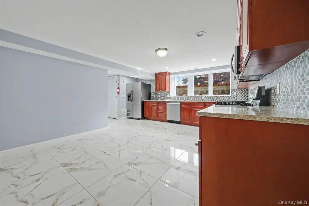 635 E Lincoln Avenue Mount Vernon NY 10552