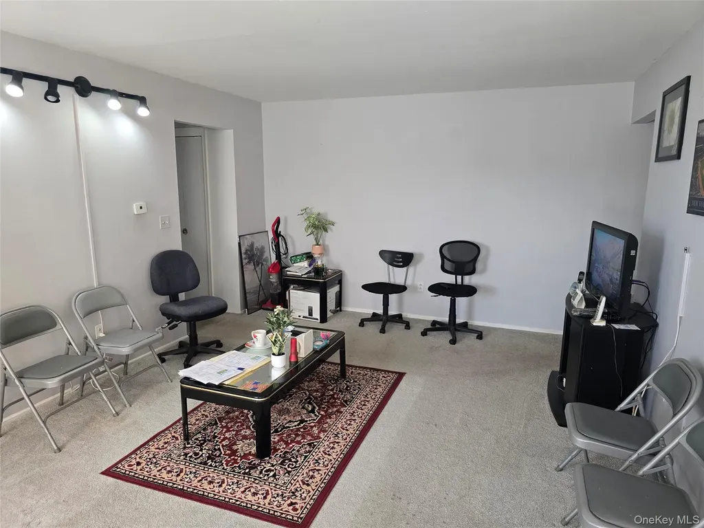 14 Normandy Village Nanuet NY 10954